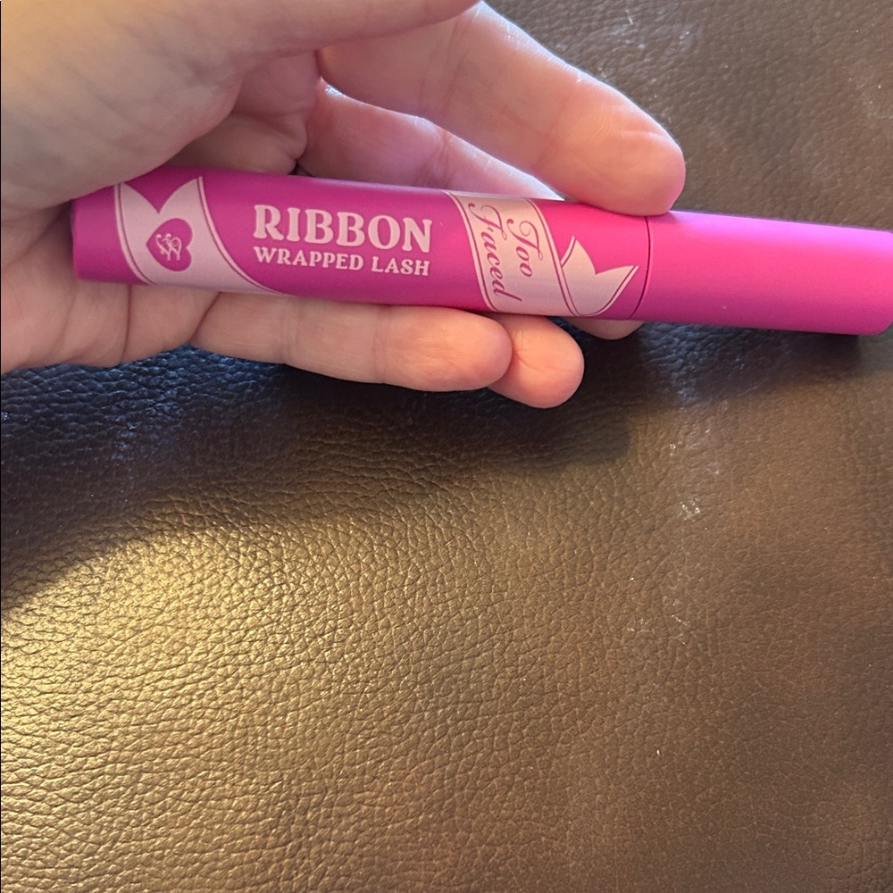 Too Faced Ribbon Wrapped Lash Mascara - Vibrant Pink